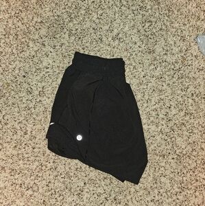 Lululemon Hotty Hot High-Rise Short 2.5"